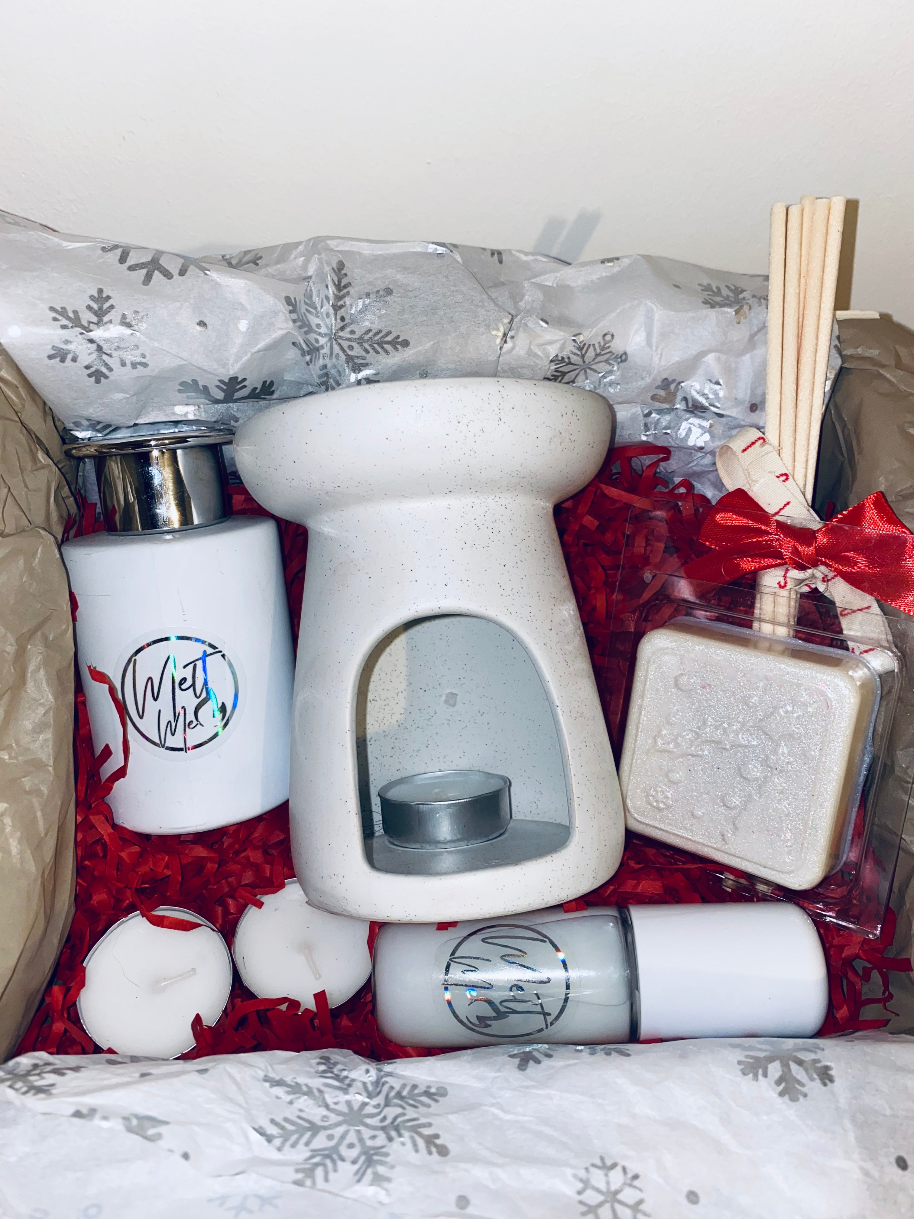 Wax Warmer , Reed Diffuser , Room Mist  - Christmas Gift Set (Laundry)